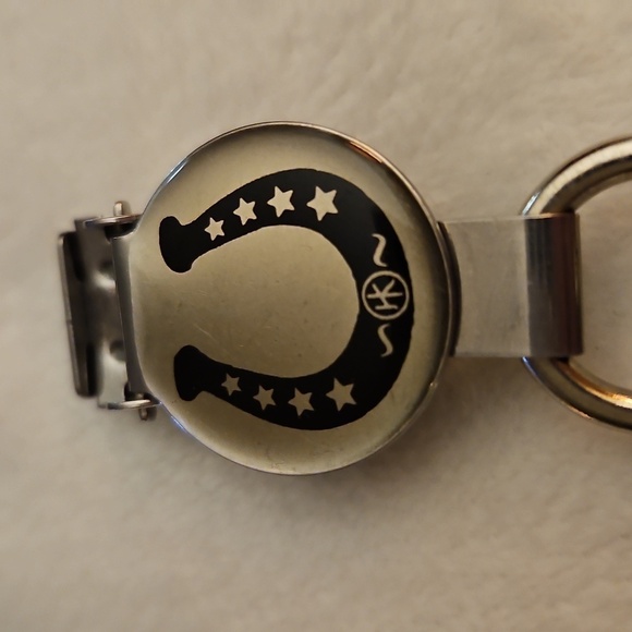 5/$25 HIPKLIPS Horseshoe Clip Keychain - Picture 3 of 5